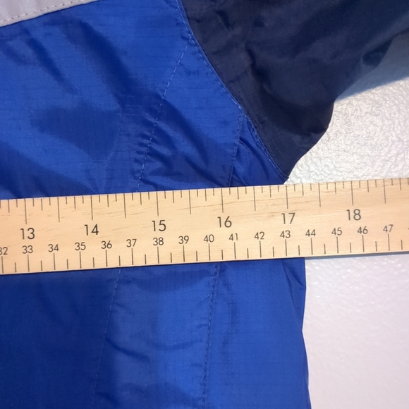 L.L. Bean Jacket Kids Size 8 Blue Hooded Pockets Preppy Logo Outdoor Windbreaker - Picture 6 of 10